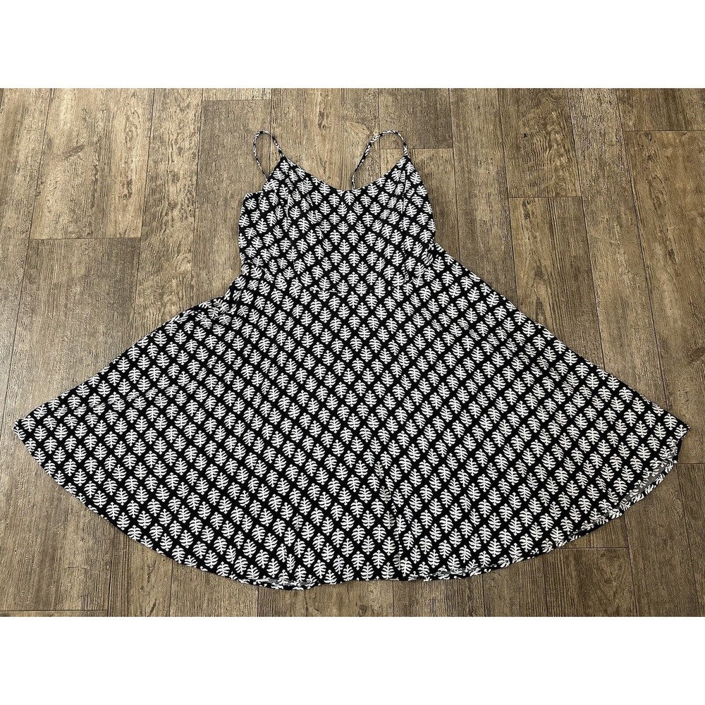 Old Navy CAMI Womens Size X Large Black White Spaghetti Strap Shirred Dress